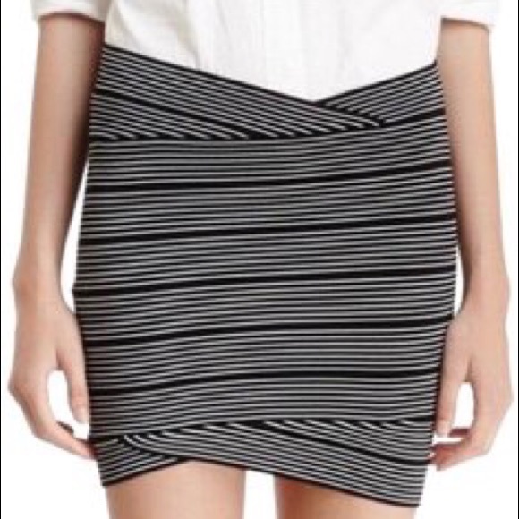 BCBGMaxAzria Alisa Bandage Mini Skirt Size XS - Picture 4 of 7